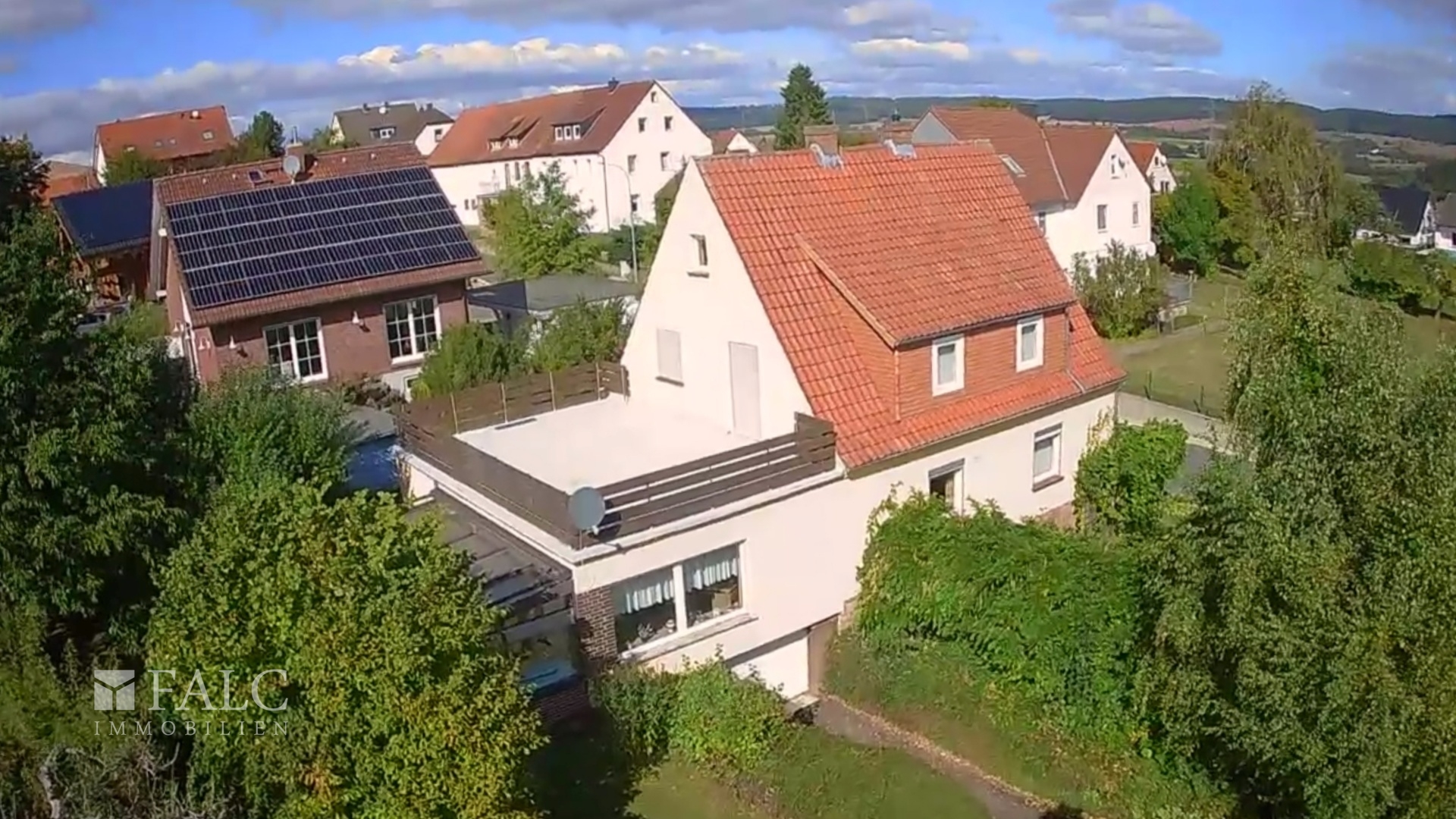 Hausansicht seitlich von oben